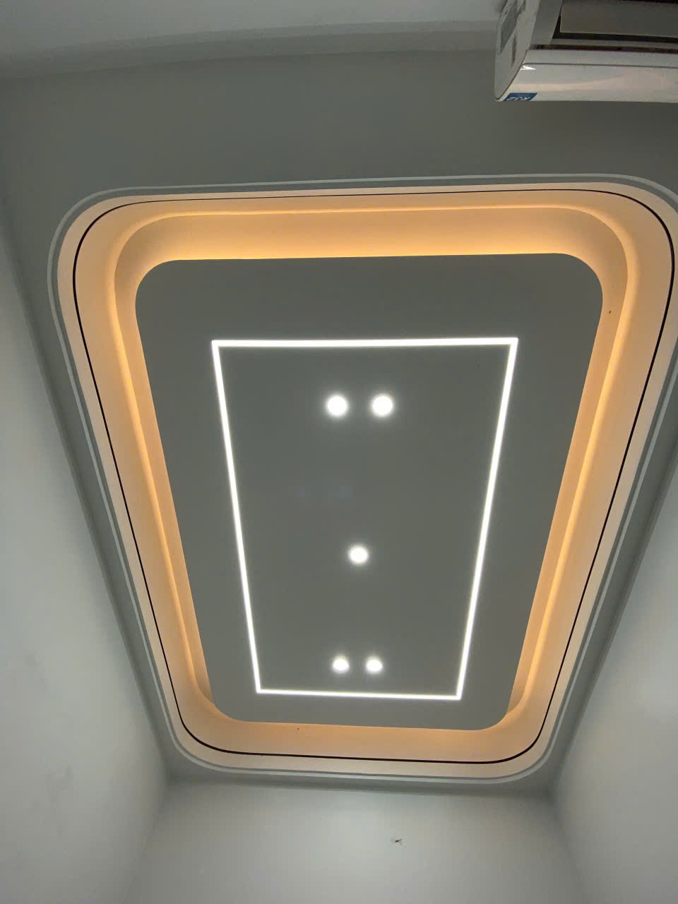 Tạo khe hắt LED hiện đại